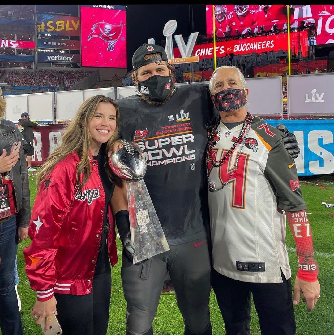Ali Marpet and family after winning the Super Bowl with the Tampa Bay Buccaneers